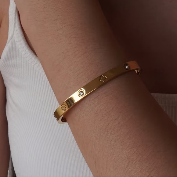 Stainless Steel With Cubic Zirconia Gold Four Leaf Clover Bangle Bracelet - Picture 4 of 4